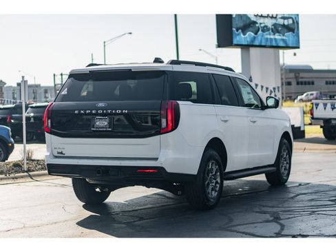 New 2025 Ford Expedition Active AWD/4WD image 4