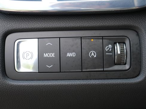 Certified 2026 GMC Acadia Elevation w/ Black Edition AWD/4WD image 31