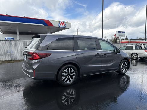 New 2026 Honda Odyssey EX-L image 3