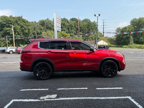 Used 2022 Mitsubishi Outlander SEL Black Edition AWD/4WD image 6