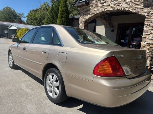 Used 2001 Toyota Avalon XLS image 4
