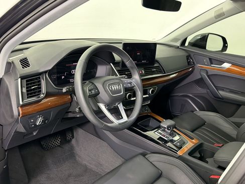 Used 2023 Audi Q5 2.0T Premium Plus w/ Premium Plus Package AWD/4WD image 4