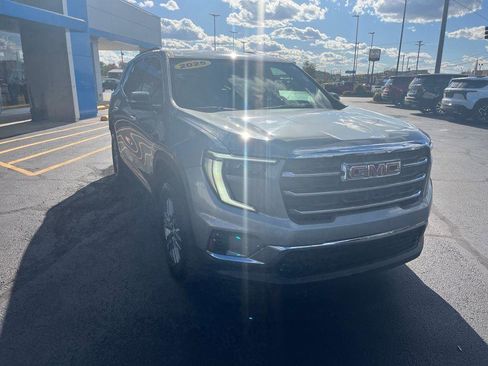 Used 2025 GMC Acadia Elevation image 6