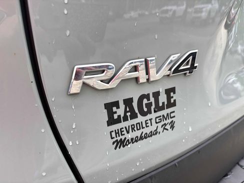 Used 2021 Toyota RAV4 XLE Premium AWD/4WD image 34