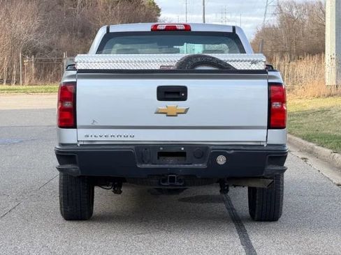 Used 2018 Chevrolet Silverado 1500 W/T w/ Trailering Package image 7