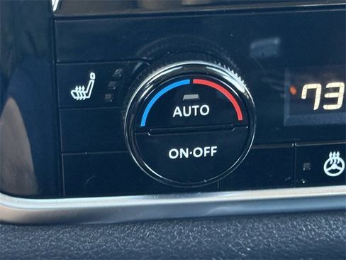 Used 2022 Nissan Rogue SV w/ SV Premium Package image 20