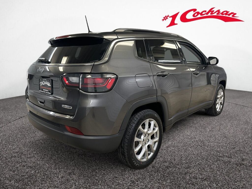 Used 2022 Jeep Compass Latitude w/ Sun and Sound Group AWD/4WD image 26