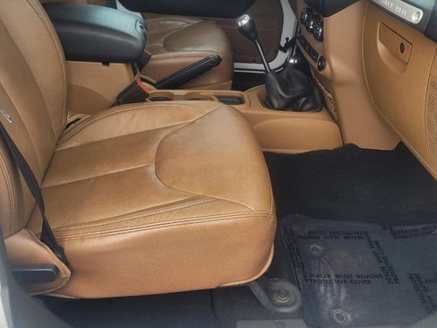 Used 2017 Jeep Wrangler Unlimited Sahara w/ Connectivity Group image 24