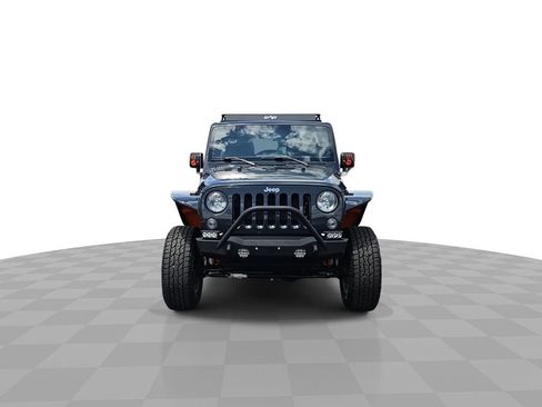 Used 2016 Jeep Wrangler Unlimited Rubicon w/ Connectivity Group AWD/4WD image 3