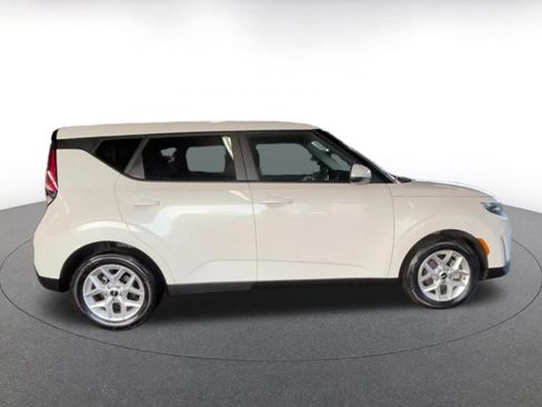 Used 2025 Kia Soul LX w/ LX Technology Package image 15