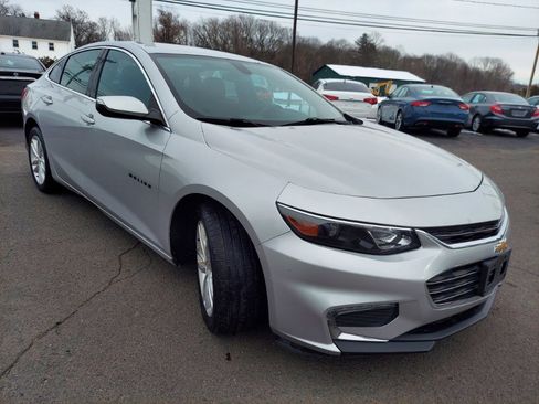 Used 2017 Chevrolet Malibu Hybrid image 3
