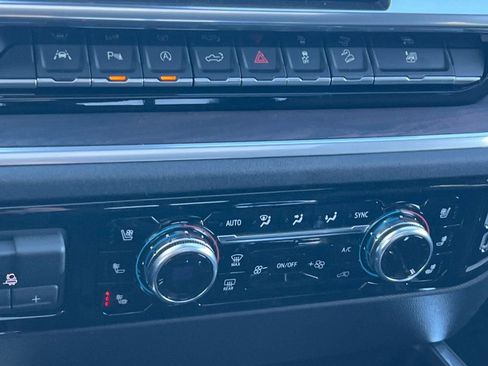 New 2026 GMC Sierra 1500 SLT AWD/4WD image 17