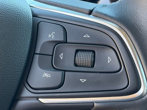 Used 2021 Buick Encore GX Essence w/ Advanced Technology Package FWD image 23