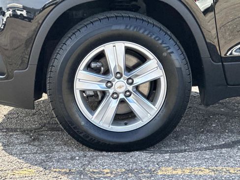 Certified 2022 Chevrolet Trax LS w/ Tint and Cruise Package image 10