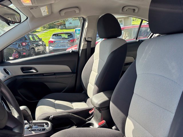 Used 2014 Chevrolet Cruze LS FWD image 12