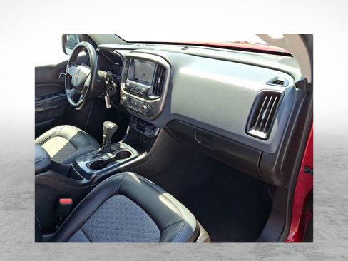 Used 2017 Chevrolet Colorado Z71 AWD/4WD image 12