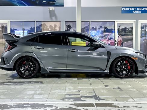 Used 2019 Honda Civic Type R image 8