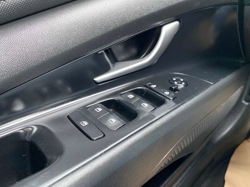 Certified 2023 Hyundai Elantra Limited FWD image 24