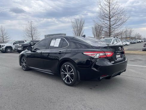 Used 2019 Toyota Camry SE image 5