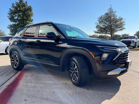 Used 2025 Chevrolet TrailBlazer LT image 5