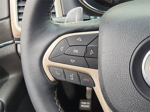 Used 2017 Jeep Grand Cherokee Limited w/ Luxury Group II image 25