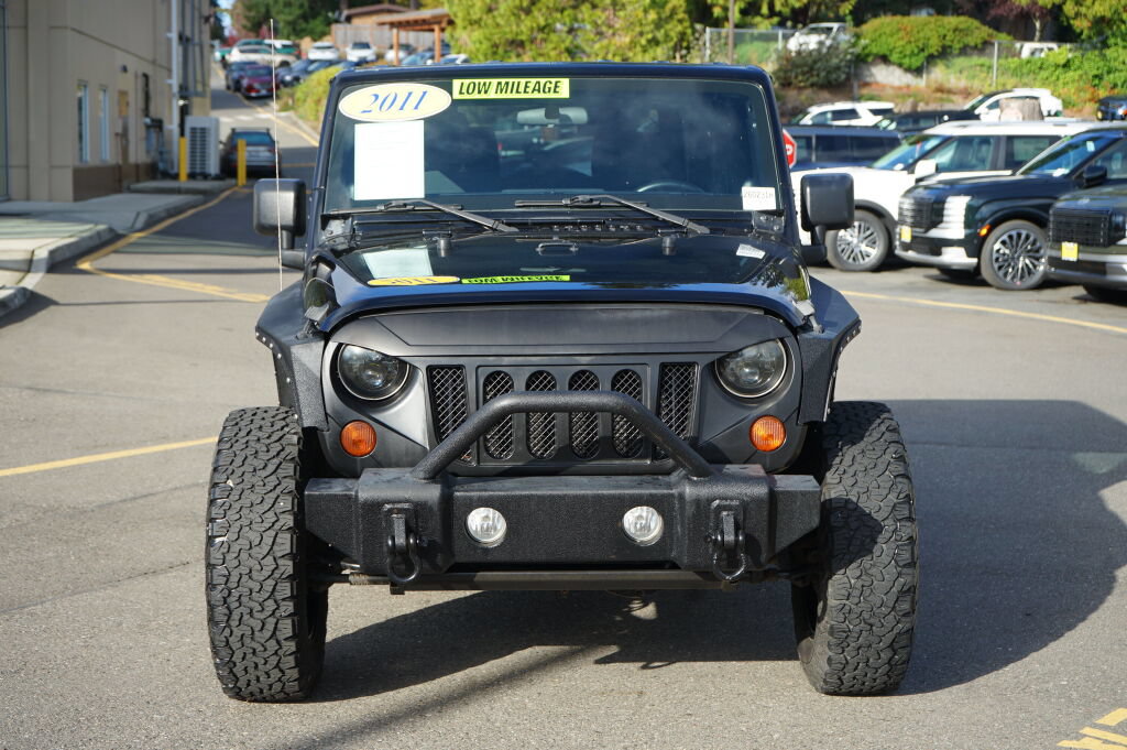 Used 2011 Jeep Wrangler Sahara w/ Connectivity Group AWD/4WD image 2