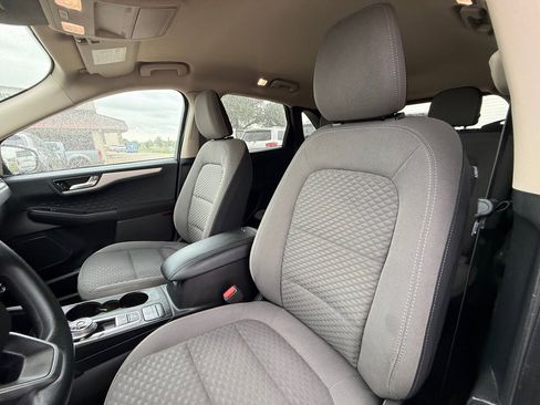 Used 2020 Ford Escape SE image 15