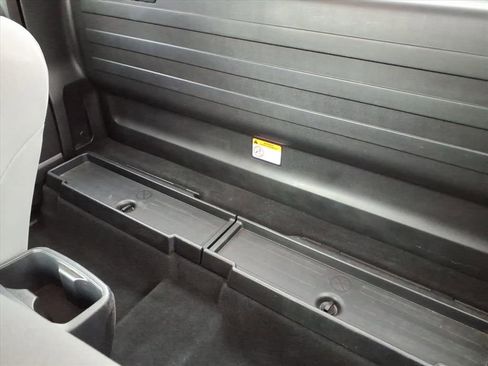 Used 2020 Toyota Tacoma SR image 12