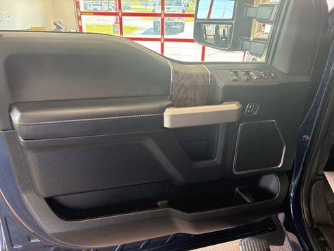 Used 2018 Ford F350 Lariat w/ Lariat Ultimate Package AWD/4WD image 12