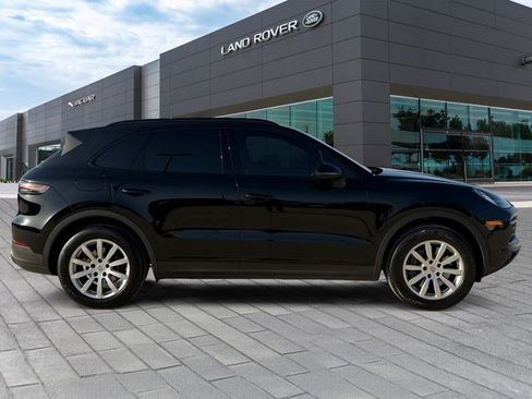 Used 2021 Porsche Cayenne w/ Premium Package AWD/4WD image 6