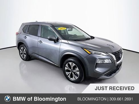 Used 2023 Nissan Rogue SV image 1