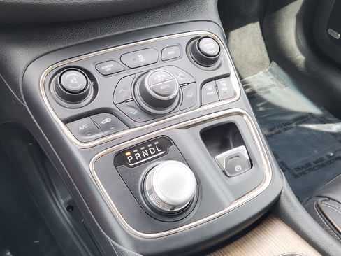 Used 2016 Chrysler 200 C w/ Premium Group image 21