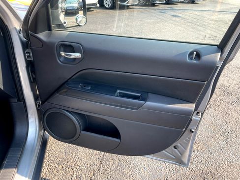 Used 2015 Jeep Patriot High Altitude image 29