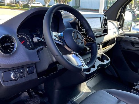New 2025 Mercedes-Benz Sprinter 2500 image 8