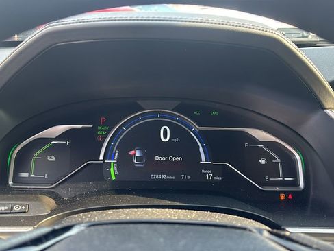 Used 2018 Honda Clarity Plug-In Hybrid image 16