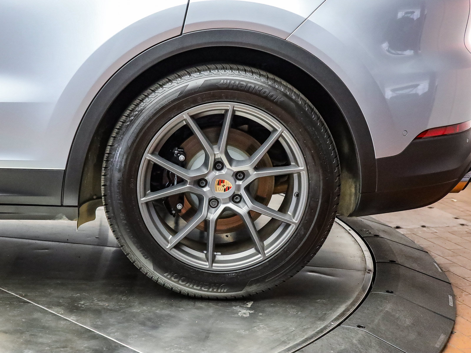 Certified 2025 Porsche Cayenne S AWD/4WD image 43