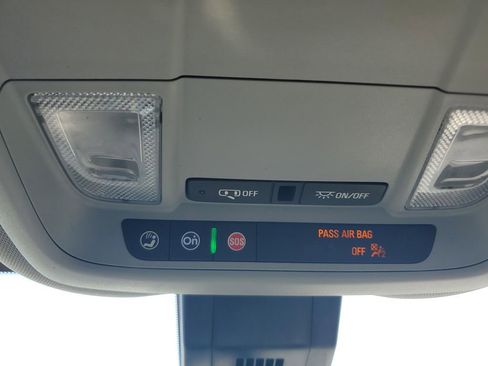 Used 2021 Chevrolet Equinox LS FWD image 30