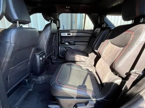Used 2023 Ford Explorer ST-Line w/ Class IV Trailer Tow Package AWD/4WD image 14