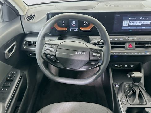 Used 2025 Kia K4 LXS image 18