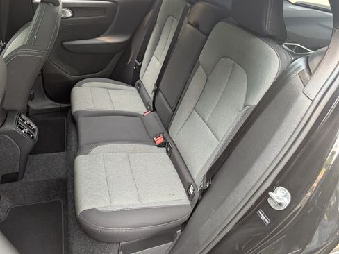 Used 2025 Volvo XC40 B5 Core AWD/4WD image 19