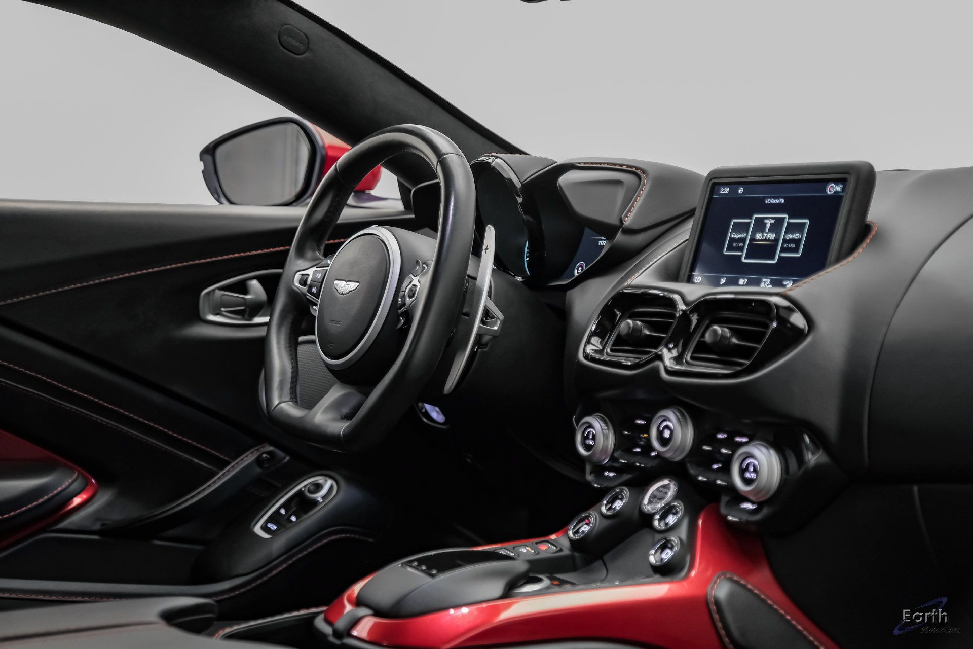 Used 2019 Aston Martin V8 Vantage Coupe RWD image 50