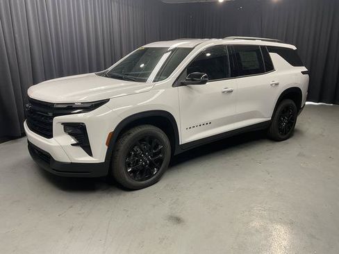 New 2026 Chevrolet Traverse LT w/ Midnight/Sport Edition AWD/4WD image 3