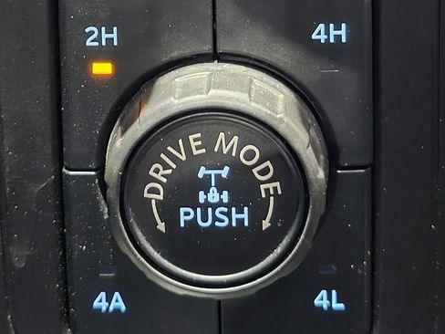 Used 2021 Ford F150 Lariat image 39