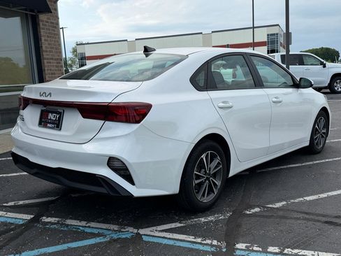 Used 2023 Kia Forte LXS FWD image 5