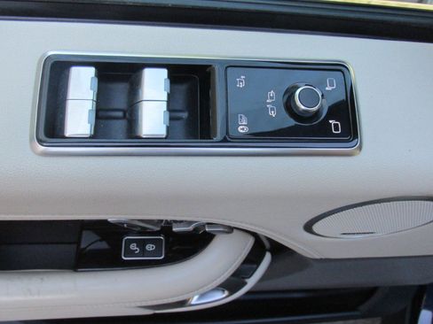 Used 2020 Land Rover Range Rover HSE image 70