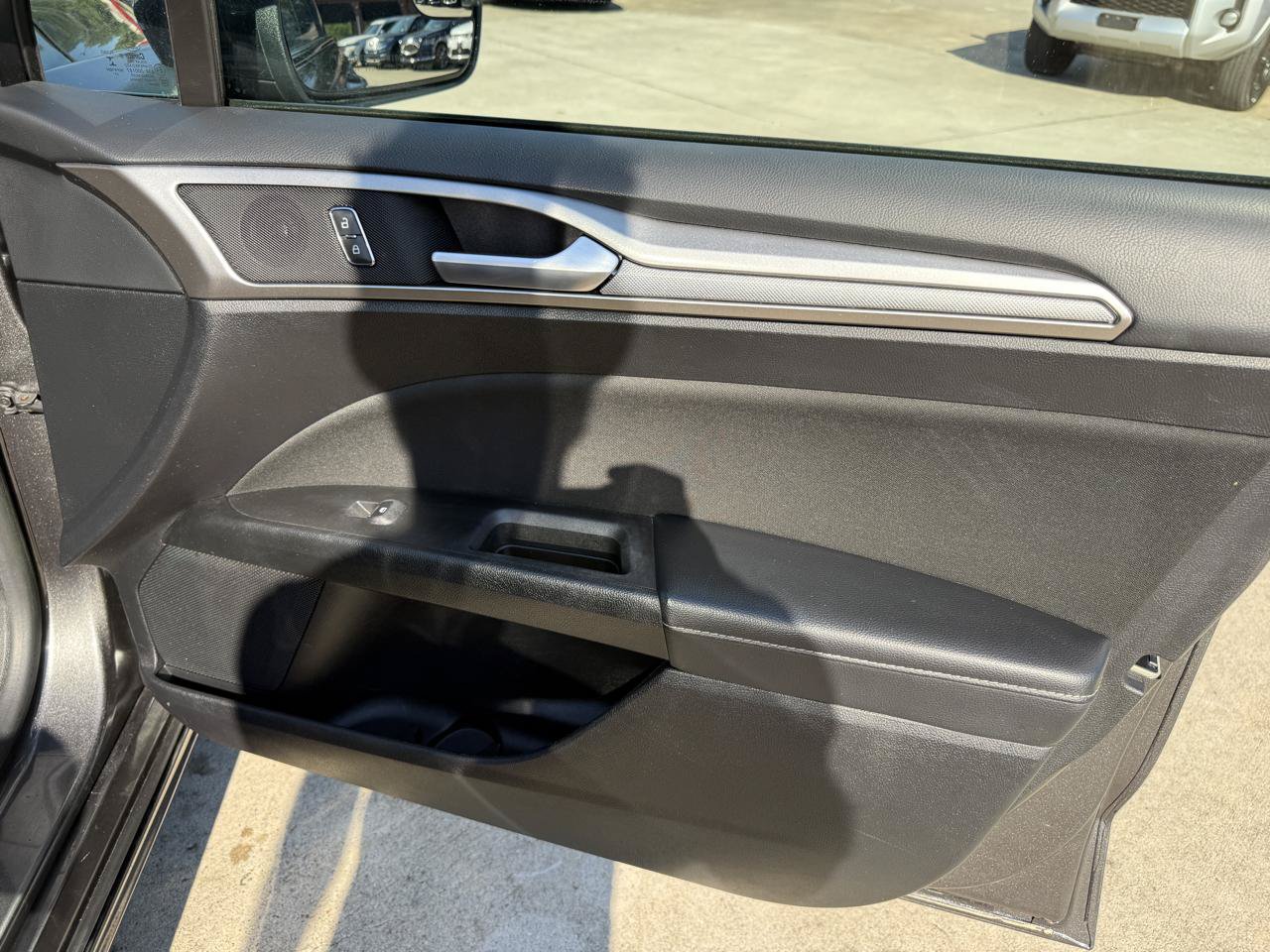 Used 2018 Ford Fusion SE w/ Fusion SE Technology Package FWD image 29