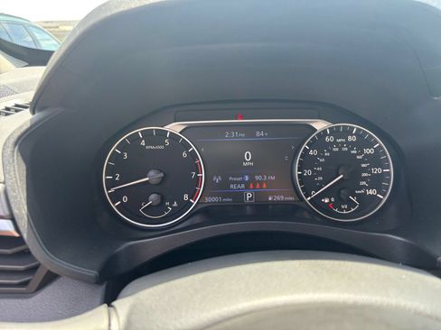 Used 2025 Nissan Altima 2.5 SV FWD image 39