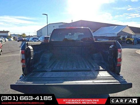 Used 2022 Nissan Frontier SV w/ Technology Package image 27