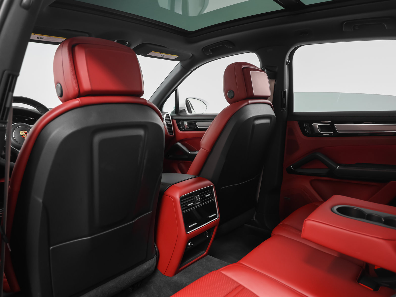 Certified 2023 Porsche Cayenne S Platinum AWD/4WD image 36