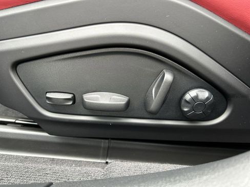 Certified 2025 Porsche Panamera 4 image 8